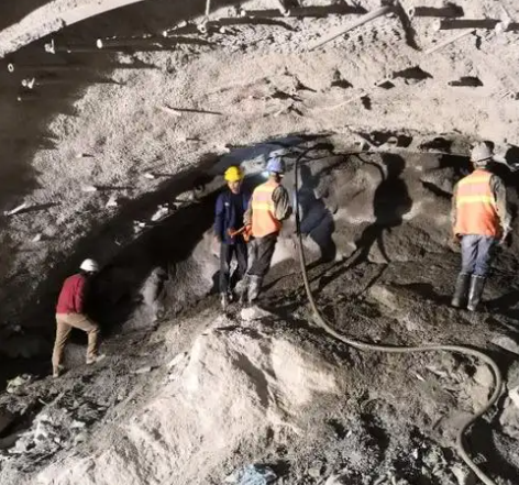 灌云拱顶带模注浆料的施工流程及注意事项